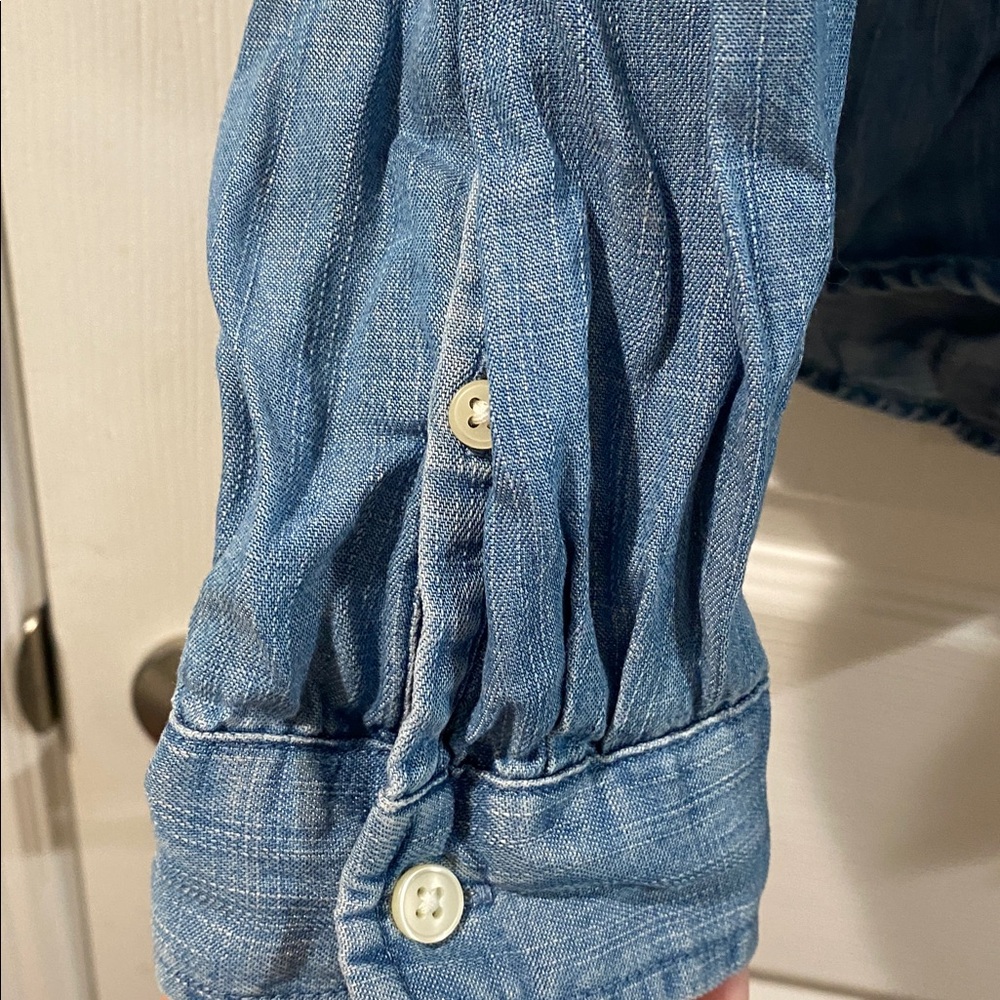 Banana Republic Light Blue Untucked Fit Chambray Shirt - Size XL - Picture 5 of 11